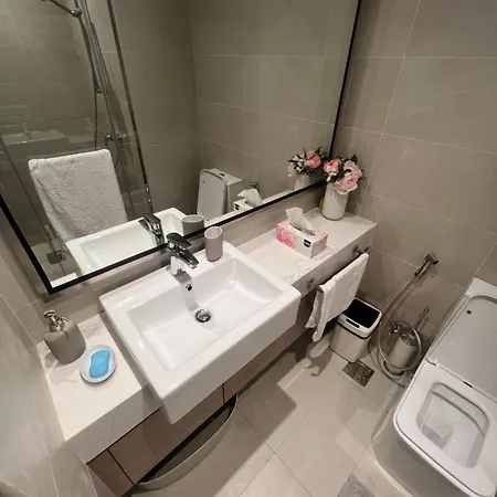 Luxury Studio Brand New With Highend Furnishings Dubai Exterior photo