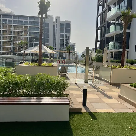 Luxury Studio Brand New With Highend Furnishings Dubai Exterior photo