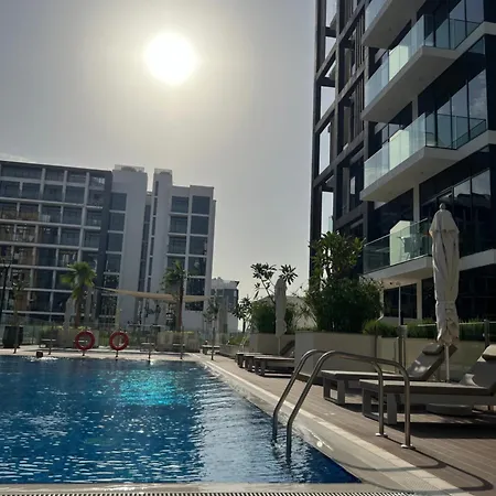 Luxury Studio Brand New With Highend Furnishings Dubai Exterior photo