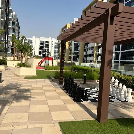Luxury Studio Brand New With Highend Furnishings Dubai Exterior photo