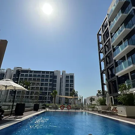 Luxury Studio Brand New With Highend Furnishings Dubai Exterior photo